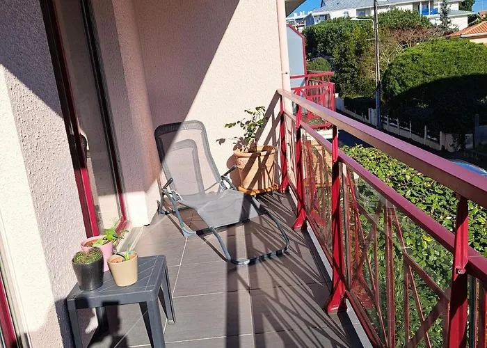 Apartment - D'automne: Agreable T3 Pour 4 Avec Balcon, Parking Et Proche - Fr-1-420-30 *