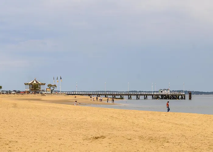 - D'automne: Agreable T3 Pour 4 Avec Balcon, Parking Et Proche - Fr-1-420-30 Apartment Arcachon