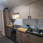 - D'automne: Agreable T3 Pour 4 Avec Balcon, Parking Et Proche - Fr-1-420-30 Arcachon