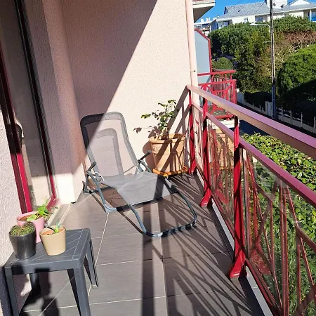 Lägenhet - D'automne: Agreable T3 Pour 4 Avec Balcon, Parking Et Proche - Fr-1-420-30 *