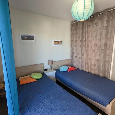 - D'automne: Agreable T3 Pour 4 Avec Balcon, Parking Et Proche - Fr-1-420-30