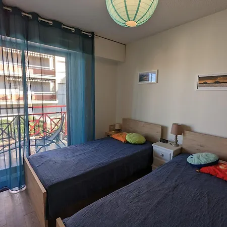 - D'automne: Agreable T3 Pour 4 Avec Balcon, Parking Et Proche - Fr-1-420-30