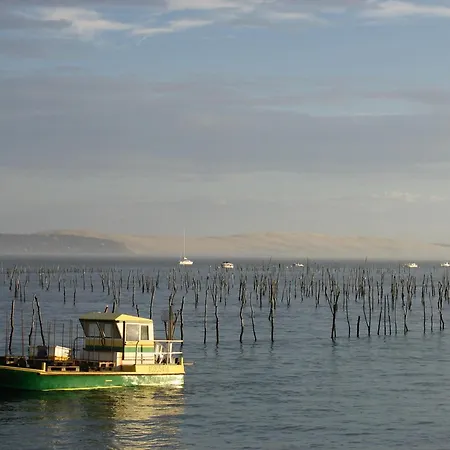 - D'automne: Agreable T3 Pour 4 Avec Balcon, Parking Et Proche - Fr-1-420-30 *