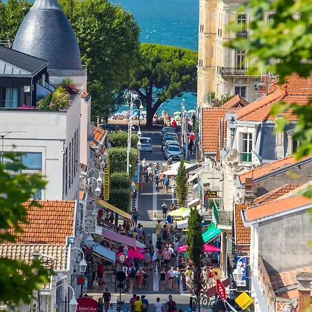 - D'automne: Agreable T3 Pour 4 Avec Balcon, Parking Et Proche - Fr-1-420-30 Lägenhet Arcachon