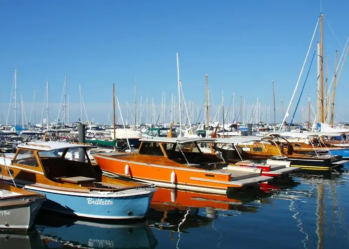 - D'automne: T3 Pour 4 Avec Balcon, Parking Et Proche - Fr-1-420-30 Arcachon