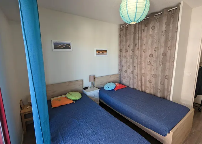 - D'automne: Agreable T3 Pour 4 Avec Balcon, Parking Et Proche - Fr-1-420-30